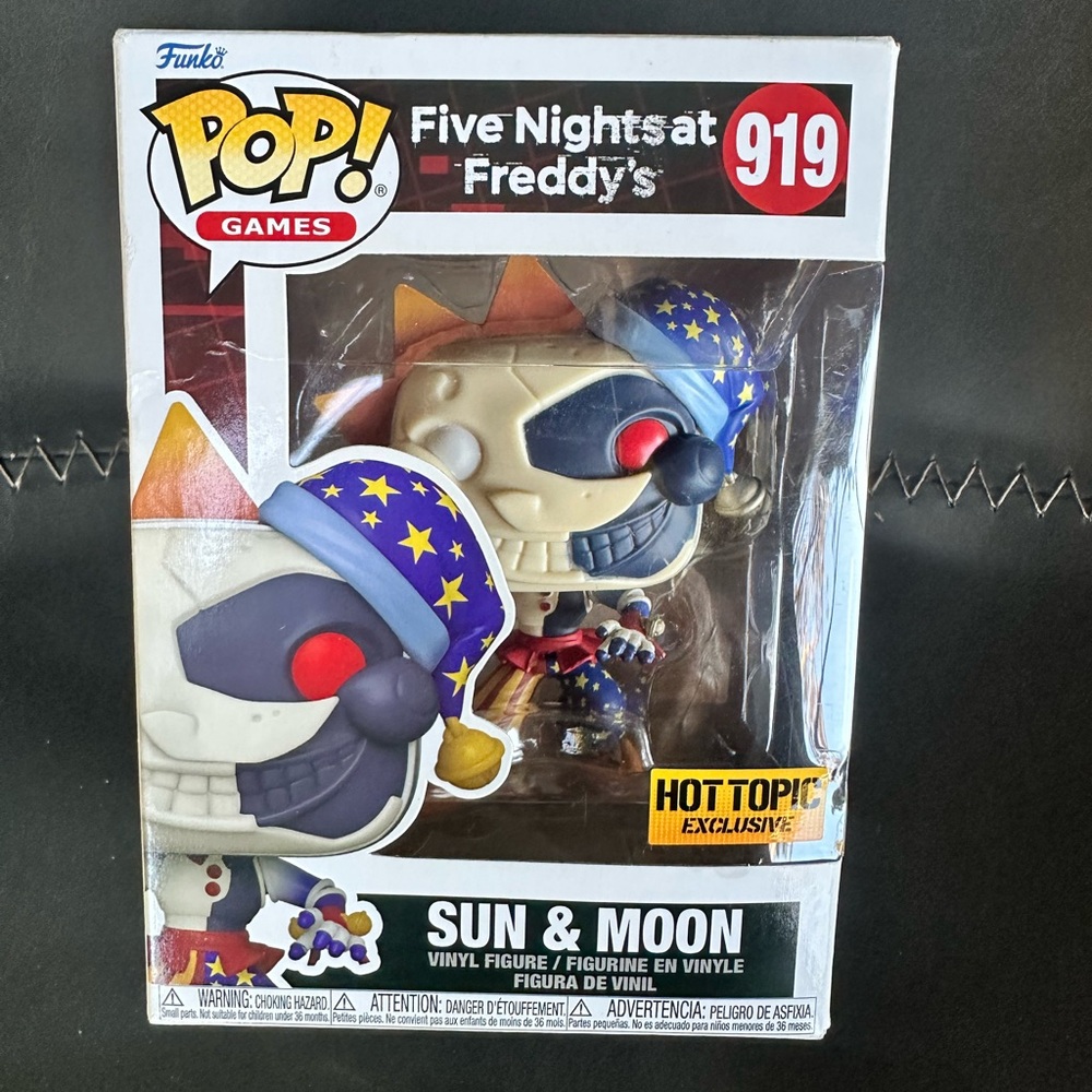 Funko Pop! Five Nights at Freddy's
919 Sun‎ and Moon Hot Topic
Exclusive
